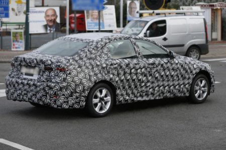    Lexus IS Hybrid