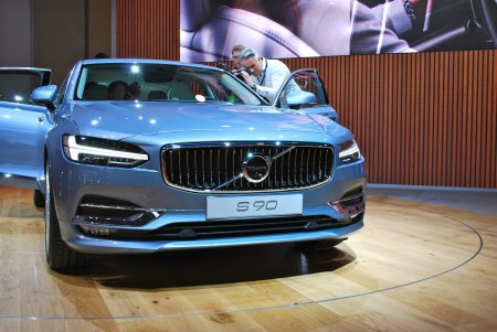    Volvo S90 2017