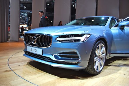    Volvo S90 2017