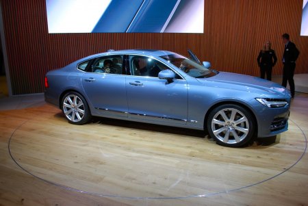    Volvo S90 2017