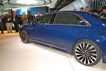  Lincoln Continental 2017     