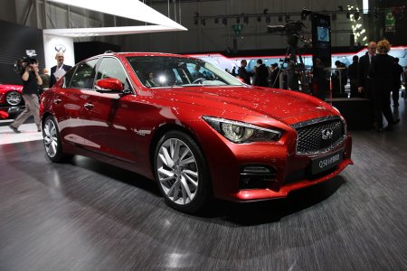 Infiniti      Q60