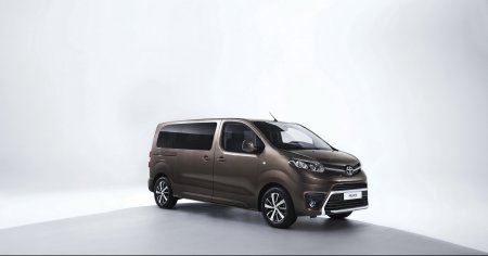   Toyota Proace Verso    9 