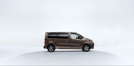   Toyota Proace Verso    9 