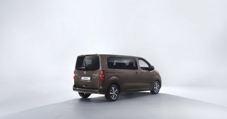   Toyota Proace Verso    9 