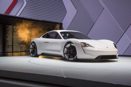   Porsche Mission E      