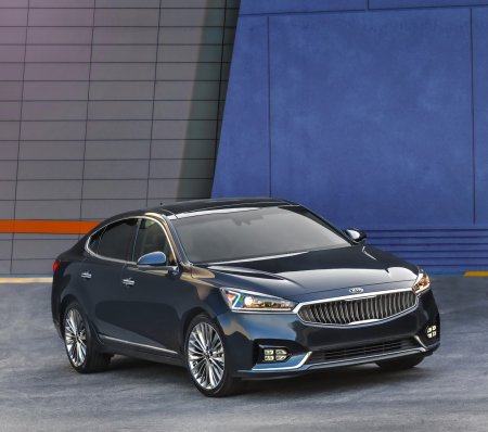   2017 Kia Cadenza   