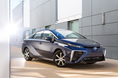 Toyota      Mirai