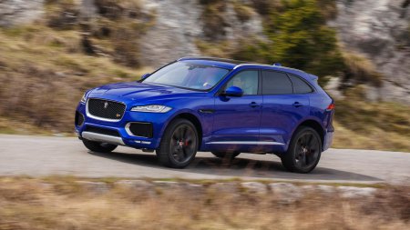  Jaguar F-Pace       