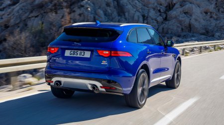  Jaguar F-Pace       