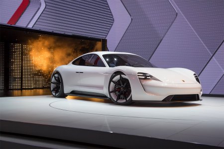 Porsche      2020 