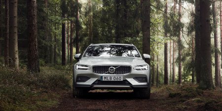   Volvo V60 Cross Country      